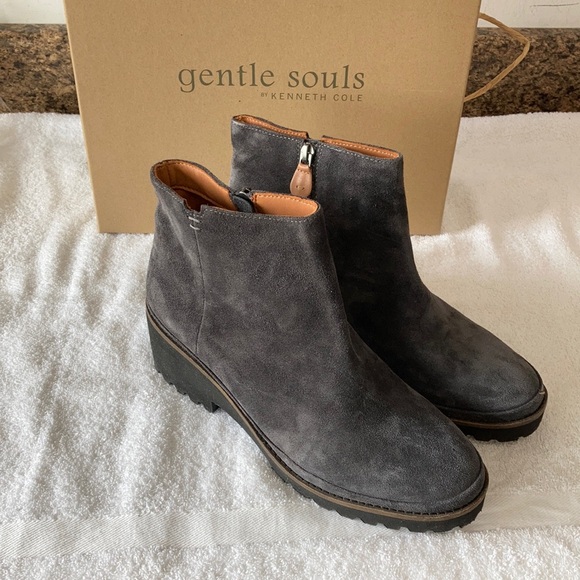 New in Box gentle souls Kenneth Cole Mona Bootie Charcoal Size 9.5 - Picture 2 of 8